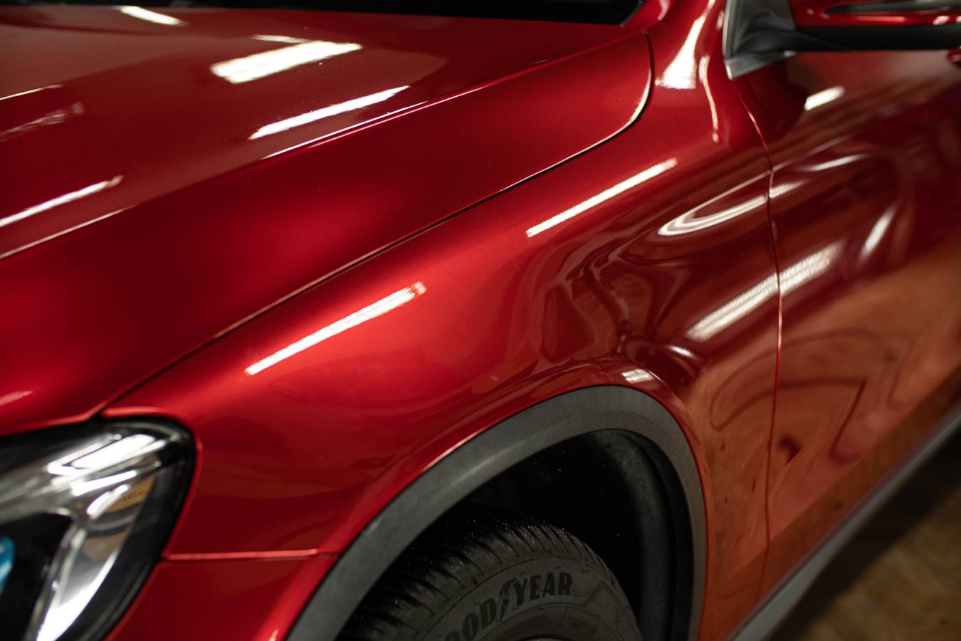 Teckwrap GAL01R-HD True Blood metál piros autófólia - 1 - Kép fóliázás GLC Mercedes Teckwrap Gal01R-HD True Blood Mercedes fólia Budapest 1 - Fotó