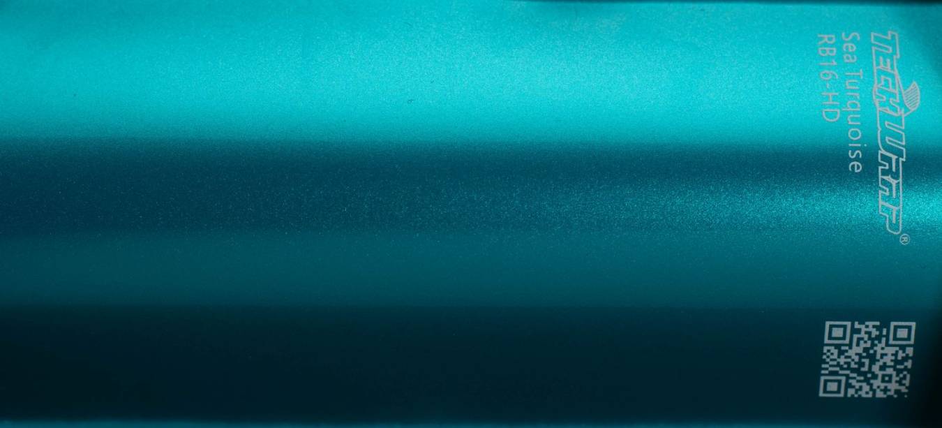 Teckwrap RB16-HD Sea Turquoise autófólia - Kép Teckwrap RB16-HD Sea Turquoise gyöngyház tenger türkiz kék színes autófólia - Fotó