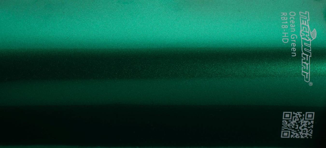 Teckwrap RB18-HD Ocean Green autófólia - Kép Teckwrap RB18-HD Ocean Green gyöngyház óceán zöld színes autófólia - Fotó