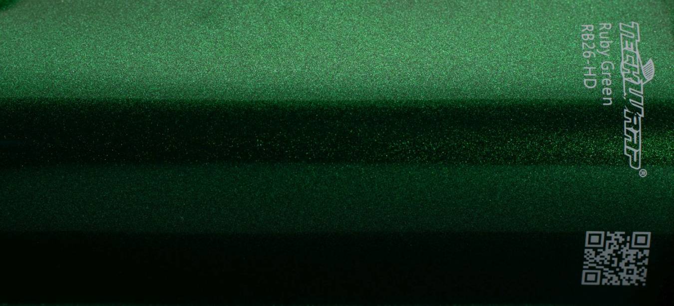 Teckwrap RB26-HD Ruby Green autófólia - Kép Teckwrap RB26-HD Ruby Green gyöngyház rubin zöld színes autófólia - Fotó