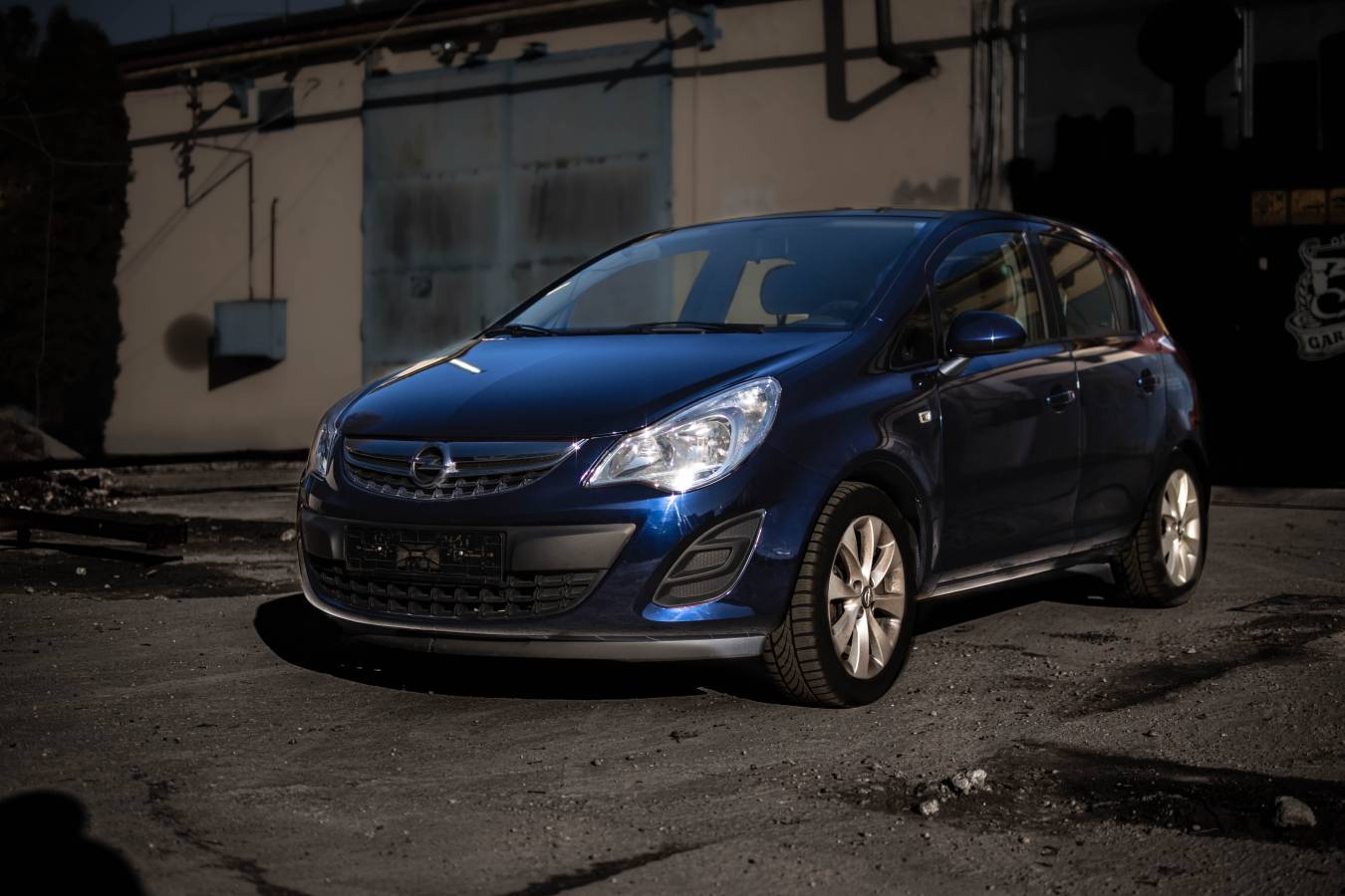 Opel Corsa autófóliázás Teckwrap GAL14-HD Space Blue autófólia felhasználásával 1 - Fotó