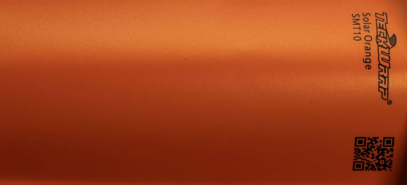Teckwrap SMT10 Solar Orange matt autófólia - Kép Teckwrap SMT10 Solar Orange matt metál narancssárga autófólia - Fotó