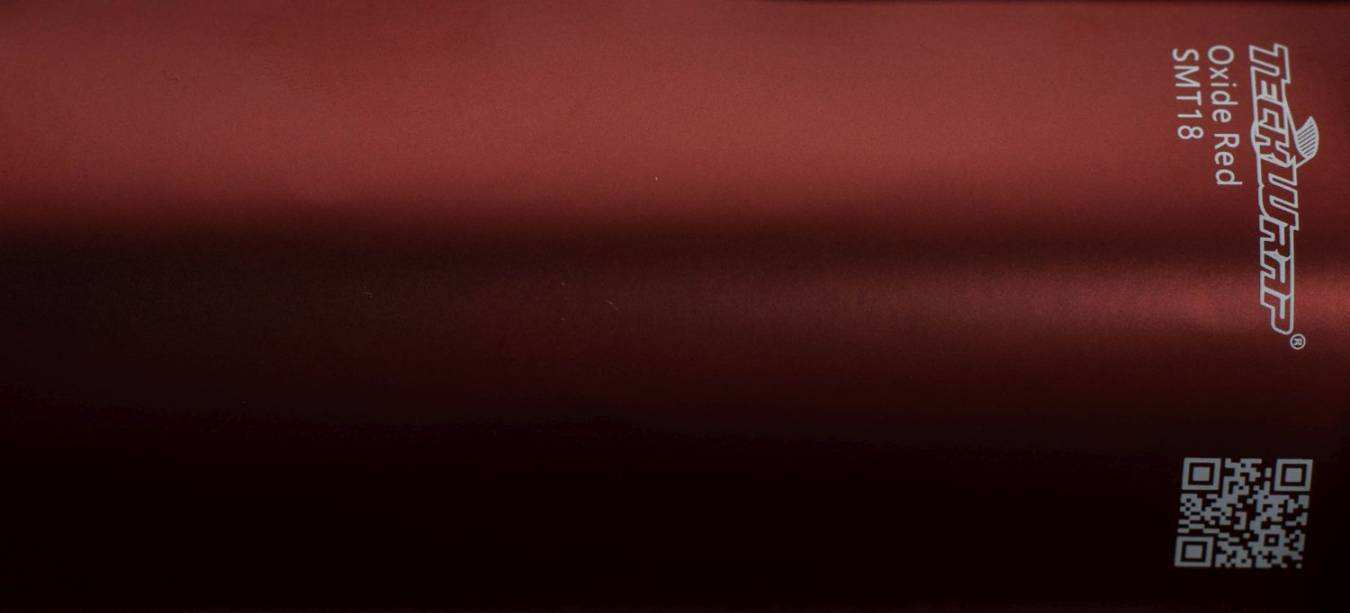 Teckwrap SMT18 Oxide Red autófólia - Kép Teckwrap SMT18 Oxide Red matt metál oxid vörös autófólia - Fotó
