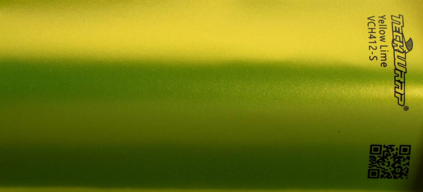 Teckwrap VCH412-S Yellow Lime autófólia - Kép Teckwrap VCH412-S Yellow Lime matt lime zöld króm autófólia - Fotó